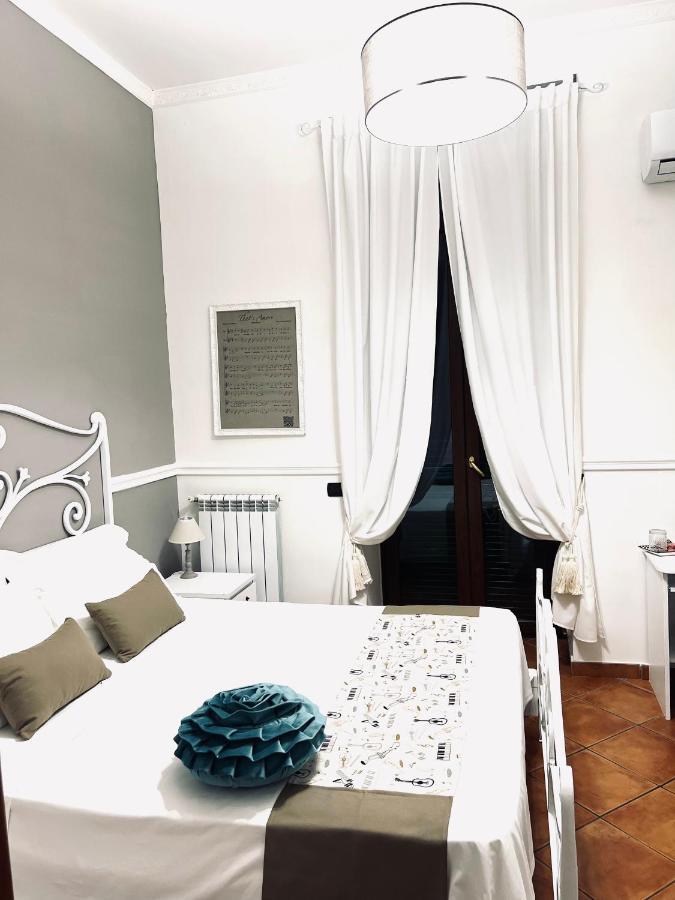 Bed and Breakfast Miluar - Centro Storico - Lungo La Via Della Musica Nápoles Exterior foto