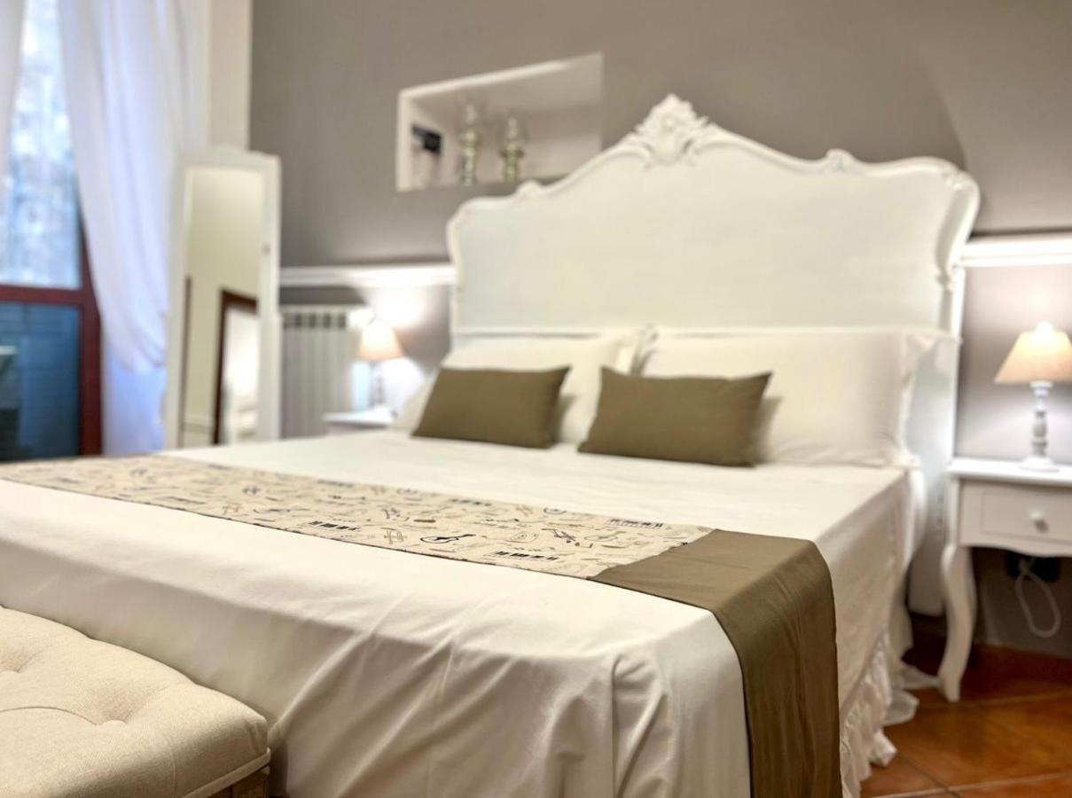 Bed and Breakfast Miluar - Centro Storico - Lungo La Via Della Musica Nápoles Exterior foto